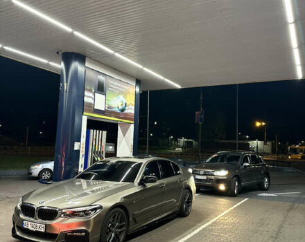 БМВ 5 Серия 2018 в Киеве на Automoto.ua Бежевый БМВ 5 Серия, объемом двигателя 2 л и пробегом 134 тыс. км за 35000 $, фото 1 на Automoto.ua
