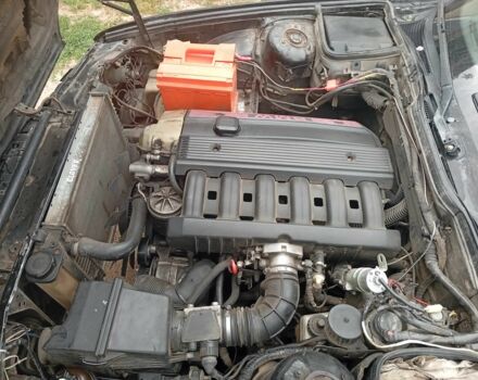 Чорний БМВ 5 Серія, об'ємом двигуна 2 л та пробігом 400 тис. км за 3000 $, фото 9 на Automoto.ua