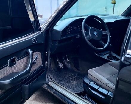 Чорний БМВ 5 Серія, об'ємом двигуна 2 л та пробігом 350 тис. км за 2500 $, фото 11 на Automoto.ua