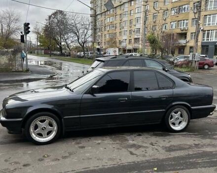 Чорний БМВ 5 Серія, об'ємом двигуна 0 л та пробігом 305 тис. км за 10000 $, фото 6 на Automoto.ua