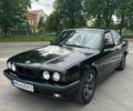 Черный БМВ 5 Серия, объемом двигателя 2 л и пробегом 300 тыс. км за 3300 $, фото 1 на Automoto.ua