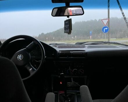 Черный БМВ 5 Серия, объемом двигателя 2.5 л и пробегом 300 тыс. км за 3100 $, фото 5 на Automoto.ua