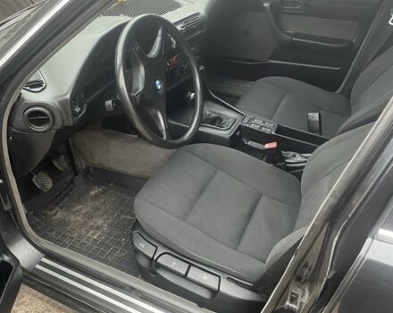 Черный БМВ 5 Серия, объемом двигателя 2 л и пробегом 400 тыс. км за 3500 $, фото 4 на Automoto.ua