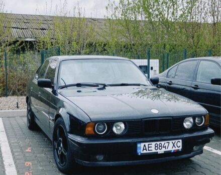 Чорний БМВ 5 Серія, об'ємом двигуна 2.5 л та пробігом 300 тис. км за 2550 $, фото 2 на Automoto.ua