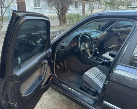 Чорний БМВ 5 Серія, об'ємом двигуна 2 л та пробігом 300 тис. км за 3700 $, фото 6 на Automoto.ua