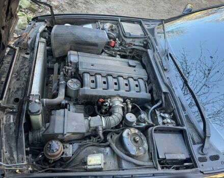 Чорний БМВ 5 Серія, об'ємом двигуна 2 л та пробігом 300 тис. км за 3700 $, фото 4 на Automoto.ua