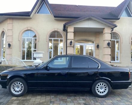 Чорний БМВ 5 Серія, об'ємом двигуна 2 л та пробігом 300 тис. км за 2200 $, фото 3 на Automoto.ua