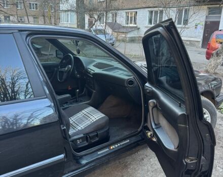 Чорний БМВ 5 Серія, об'ємом двигуна 2 л та пробігом 300 тис. км за 3700 $, фото 7 на Automoto.ua