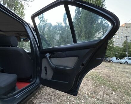 Чорний БМВ 5 Серія, об'ємом двигуна 2 л та пробігом 444 тис. км за 2400 $, фото 11 на Automoto.ua