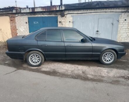 Черный БМВ 5 Серия, объемом двигателя 3.5 л и пробегом 495 тыс. км за 2400 $, фото 3 на Automoto.ua