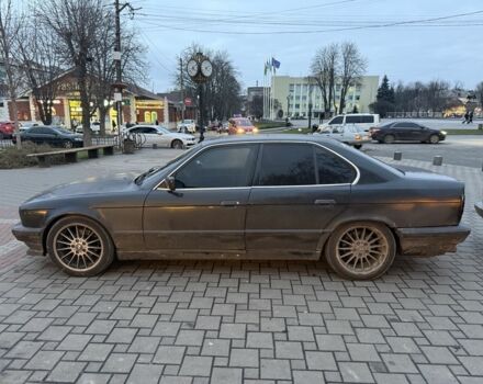 Черный БМВ 5 Серия, объемом двигателя 2.5 л и пробегом 123 тыс. км за 2300 $, фото 1 на Automoto.ua