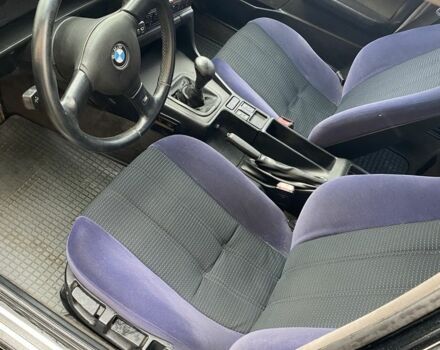 Чорний БМВ 5 Серія, об'ємом двигуна 2 л та пробігом 300 тис. км за 1800 $, фото 6 на Automoto.ua