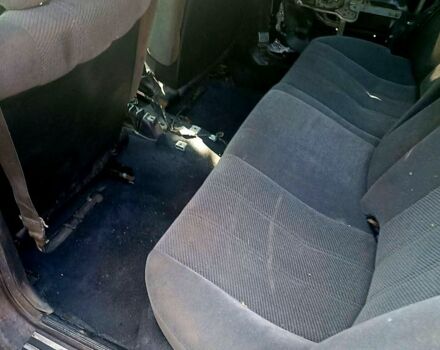 Черный БМВ 5 Серия, объемом двигателя 2.5 л и пробегом 300 тыс. км за 1300 $, фото 4 на Automoto.ua