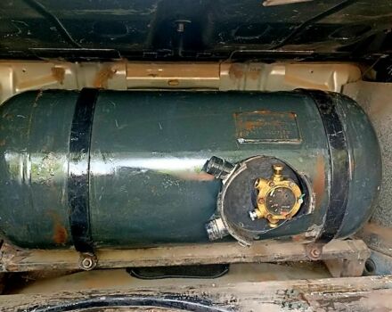 Черный БМВ 5 Серия, объемом двигателя 2.5 л и пробегом 300 тыс. км за 1300 $, фото 5 на Automoto.ua