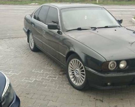 Чорний БМВ 5 Серія, об'ємом двигуна 2 л та пробігом 250 тис. км за 2600 $, фото 3 на Automoto.ua
