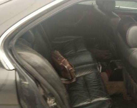 Чорний БМВ 5 Серія, об'ємом двигуна 2 л та пробігом 250 тис. км за 2600 $, фото 4 на Automoto.ua