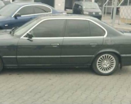 Чорний БМВ 5 Серія, об'ємом двигуна 2 л та пробігом 250 тис. км за 2600 $, фото 2 на Automoto.ua
