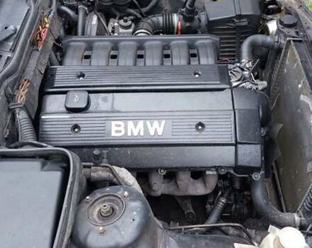 Черный БМВ 5 Серия, объемом двигателя 2.5 л и пробегом 400 тыс. км за 2900 $, фото 11 на Automoto.ua