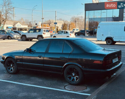 Черный БМВ 5 Серия, объемом двигателя 2 л и пробегом 350 тыс. км за 3450 $, фото 4 на Automoto.ua