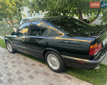 Черный БМВ 5 Серия, объемом двигателя 1.8 л и пробегом 400 тыс. км за 3000 $, фото 3 на Automoto.ua