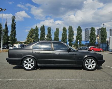 Черный БМВ 5 Серия, объемом двигателя 3 л и пробегом 360 тыс. км за 3400 $, фото 5 на Automoto.ua