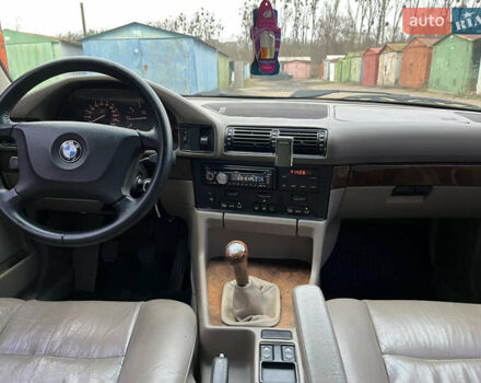 Черный БМВ 5 Серия, объемом двигателя 2 л и пробегом 349 тыс. км за 3000 $, фото 31 на Automoto.ua