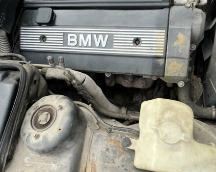 Черный БМВ 5 Серия, объемом двигателя 2 л и пробегом 349 тыс. км за 3000 $, фото 12 на Automoto.ua