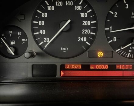 Чорний БМВ 5 Серія, об'ємом двигуна 2.8 л та пробігом 303 тис. км за 4400 $, фото 17 на Automoto.ua