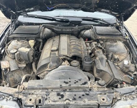 Чорний БМВ 5 Серія, об'ємом двигуна 2.8 л та пробігом 303 тис. км за 4400 $, фото 5 на Automoto.ua