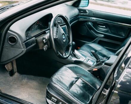 Черный БМВ 5 Серия, объемом двигателя 4.4 л и пробегом 400 тыс. км за 13000 $, фото 10 на Automoto.ua