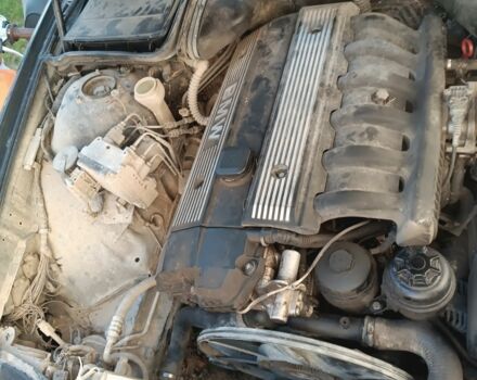 Черный БМВ 5 Серия, объемом двигателя 2 л и пробегом 200 тыс. км за 1900 $, фото 6 на Automoto.ua