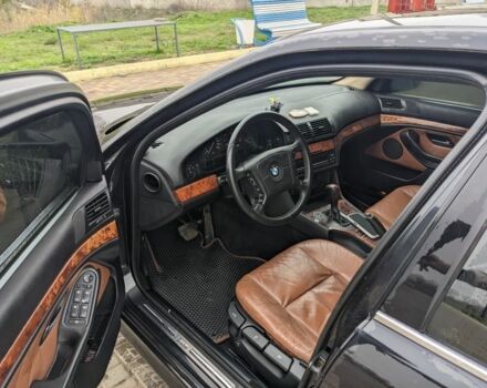 Черный БМВ 5 Серия, объемом двигателя 3.5 л и пробегом 267 тыс. км за 4000 $, фото 8 на Automoto.ua