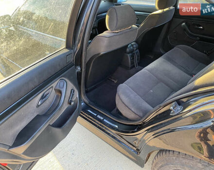 Черный БМВ 5 Серия, объемом двигателя 2 л и пробегом 269 тыс. км за 3299 $, фото 9 на Automoto.ua