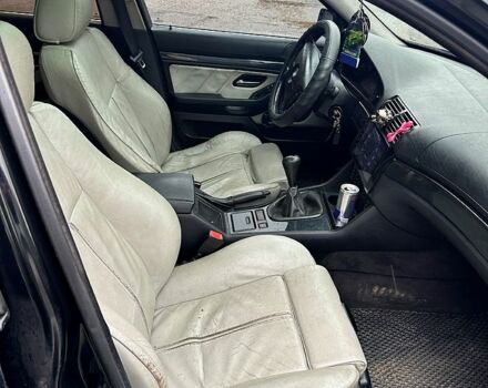 Черный БМВ 5 Серия, объемом двигателя 2.5 л и пробегом 0 тыс. км за 3000 $, фото 2 на Automoto.ua