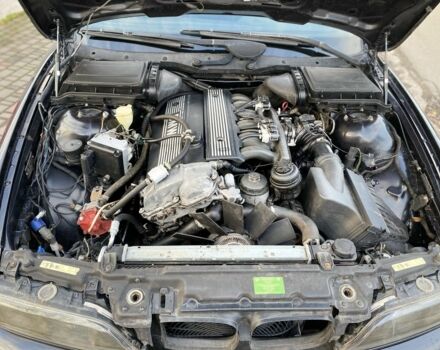 Черный БМВ 5 Серия, объемом двигателя 2.8 л и пробегом 282 тыс. км за 5500 $, фото 14 на Automoto.ua