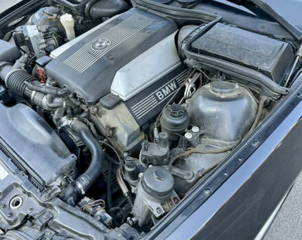 Черный БМВ 5 Серия, объемом двигателя 3.5 л и пробегом 370 тыс. км за 8500 $, фото 5 на Automoto.ua