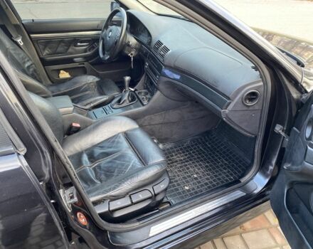 Черный БМВ 5 Серия, объемом двигателя 2.8 л и пробегом 282 тыс. км за 5500 $, фото 9 на Automoto.ua