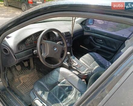 Черный БМВ 5 Серия, объемом двигателя 2 л и пробегом 1000 тыс. км за 4200 $, фото 2 на Automoto.ua