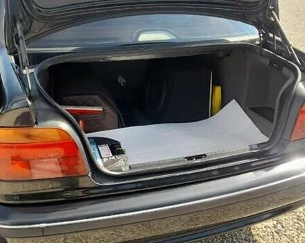 Чорний БМВ 5 Серія, об'ємом двигуна 1.99 л та пробігом 265 тис. км за 5500 $, фото 1 на Automoto.ua