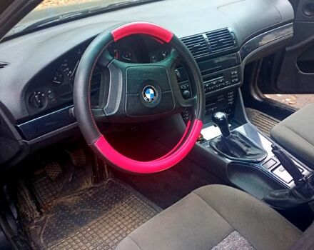 Черный БМВ 5 Серия, объемом двигателя 2 л и пробегом 294 тыс. км за 2700 $, фото 3 на Automoto.ua