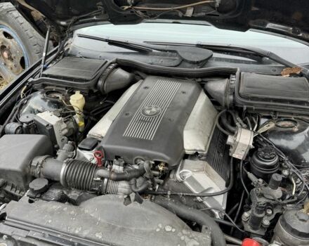 Черный БМВ 5 Серия, объемом двигателя 3.4 л и пробегом 431 тыс. км за 4700 $, фото 9 на Automoto.ua