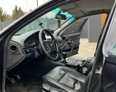 Чорний БМВ 5 Серія, об'ємом двигуна 2 л та пробігом 400 тис. км за 2700 $, фото 4 на Automoto.ua