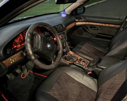 Черный БМВ 5 Серия, объемом двигателя 2.5 л и пробегом 370 тыс. км за 3700 $, фото 5 на Automoto.ua