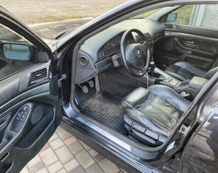 Черный БМВ 5 Серия, объемом двигателя 2.8 л и пробегом 282 тыс. км за 5500 $, фото 8 на Automoto.ua