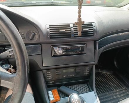 Черный БМВ 5 Серия, объемом двигателя 2 л и пробегом 1000 тыс. км за 4200 $, фото 5 на Automoto.ua