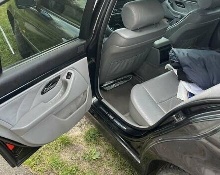 Черный БМВ 5 Серия, объемом двигателя 2.5 л и пробегом 306 тыс. км за 4500 $, фото 4 на Automoto.ua