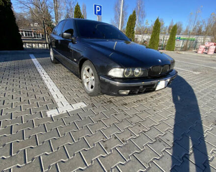Черный БМВ 5 Серия, объемом двигателя 2.79 л и пробегом 210 тыс. км за 4300 $, фото 1 на Automoto.ua