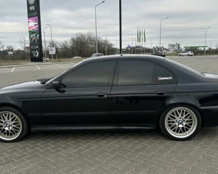 Черный БМВ 5 Серия, объемом двигателя 4.4 л и пробегом 350 тыс. км за 9000 $, фото 1 на Automoto.ua