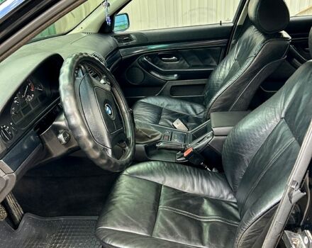 Черный БМВ 5 Серия, объемом двигателя 2.8 л и пробегом 330 тыс. км за 4200 $, фото 4 на Automoto.ua