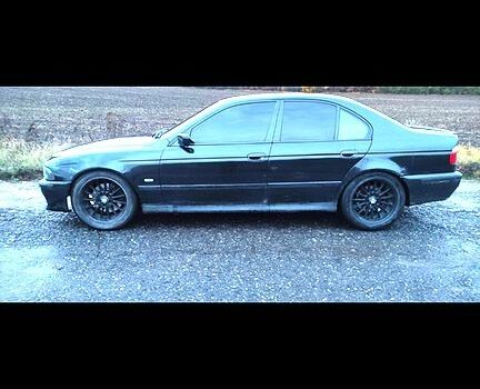 Чорний БМВ 5 Серія, об'ємом двигуна 4.4 л та пробігом 350 тис. км за 4100 $, фото 1 на Automoto.ua